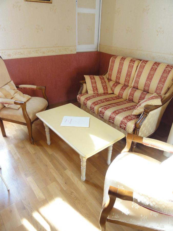 Logis Manoir De La Giraudiere Beaumont-en-Véron Buitenkant foto