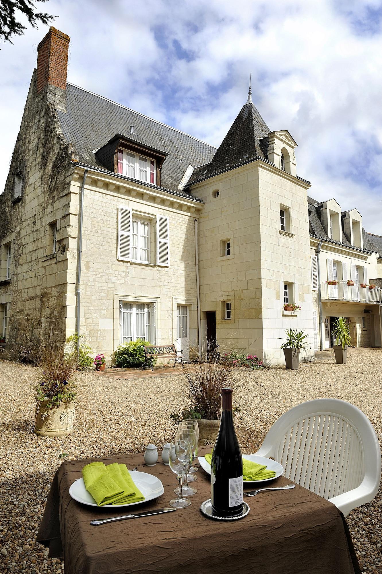 Logis Manoir De La Giraudiere Beaumont-en-Véron Buitenkant foto