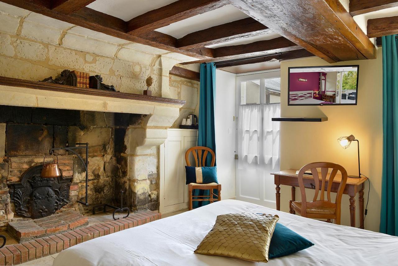 Logis Manoir De La Giraudiere Beaumont-en-Véron Buitenkant foto